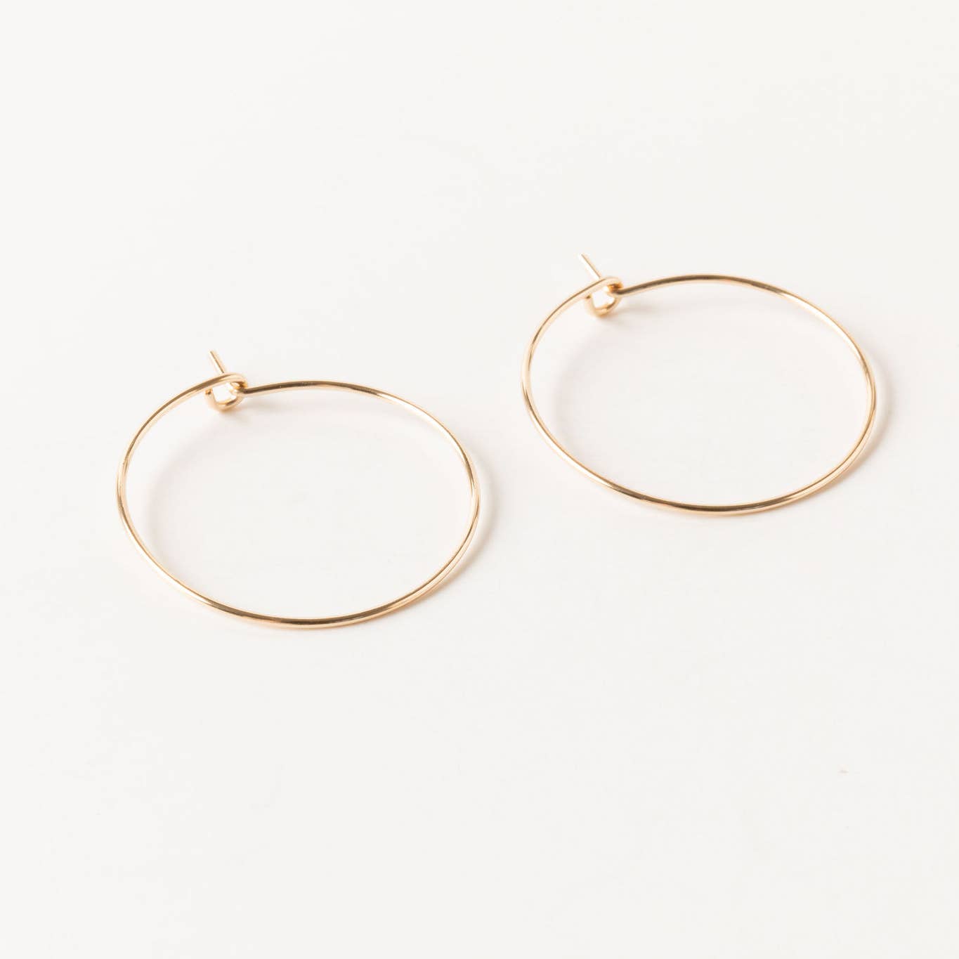 Minimal Hoop Earrings 1 inch